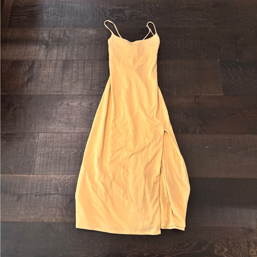 Wilfred light yellow dress.